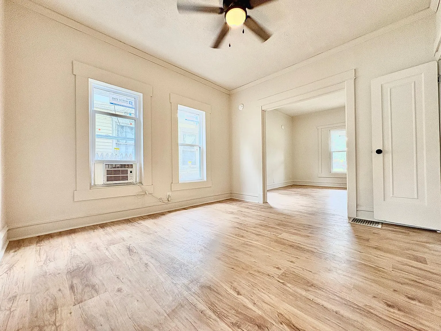 Studio, $950 — Photo 4