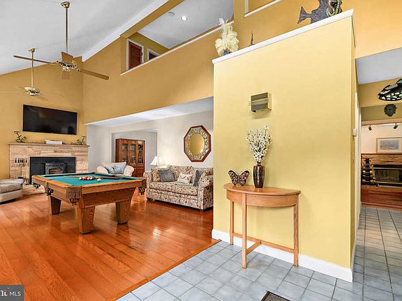 3rd image of 12804 Kings Ct
