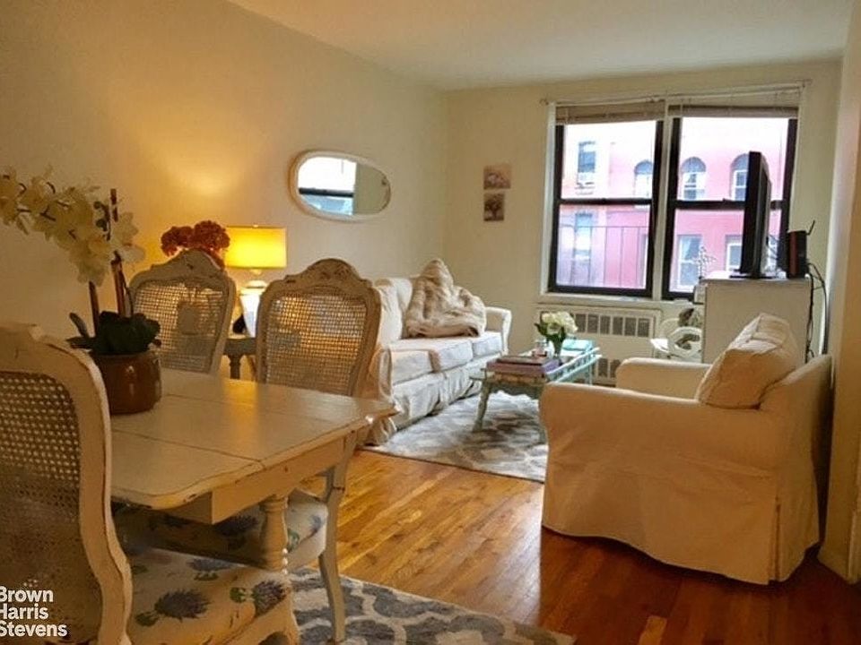 1st image of 165 Christopher St APT 4L