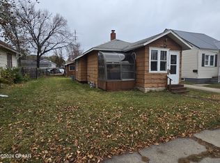 1508 1st Ave N, Grand Forks, ND 58203