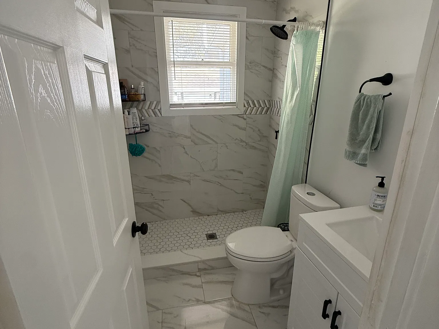 2 bed, 772 sqft, $2,250 — Photo 2