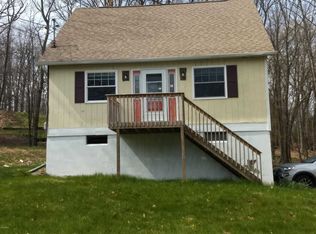 105 Rim Ct, Milford, PA 18337