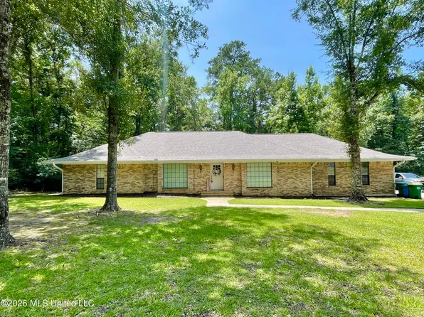 2500 Tearose Ln, Moss Point, MS 39562