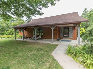 6833 Clark Rd, Bath, MI 48808