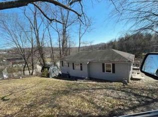 106 Oak St, Spencer, WV 25276