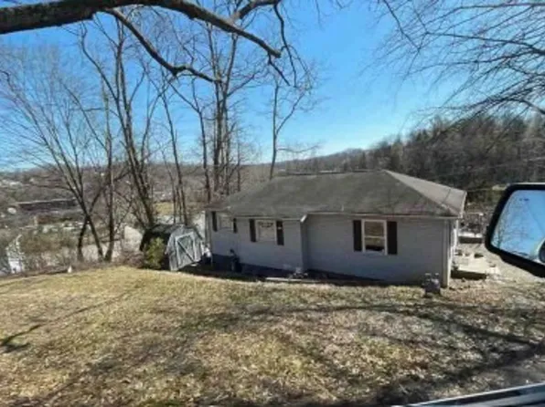 106 Oak St, Spencer, WV 25276