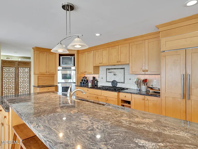323 Cove Dr — Photo 15