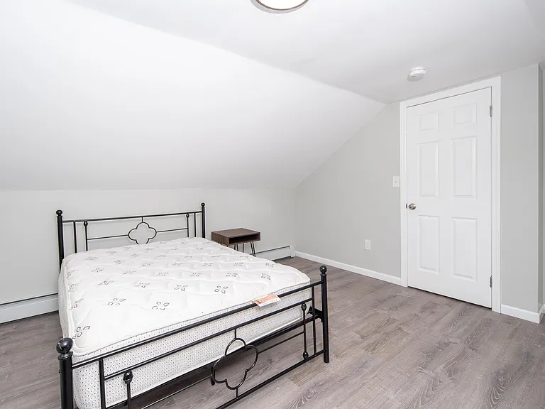 51 14th St #2 — Photo 33