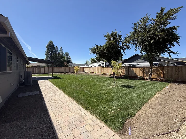 2853 Tahitian Ave — Photo 36