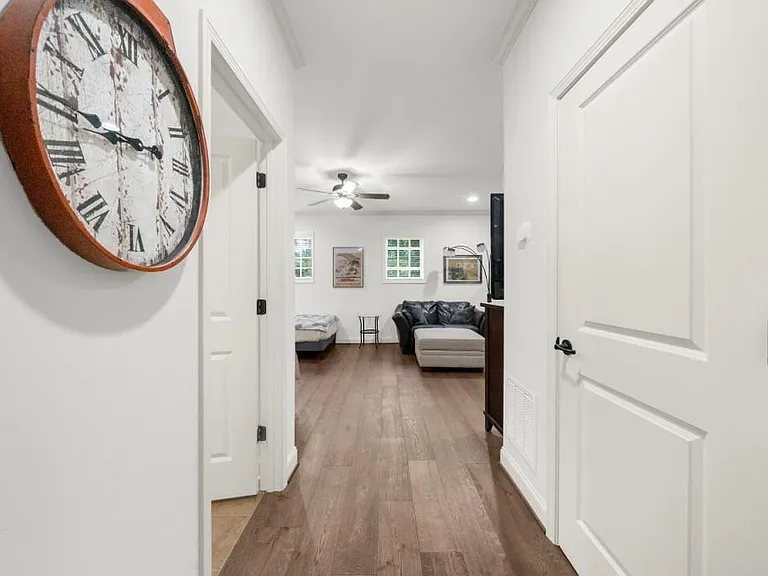 410 Rose Garden Ln — Photo 30