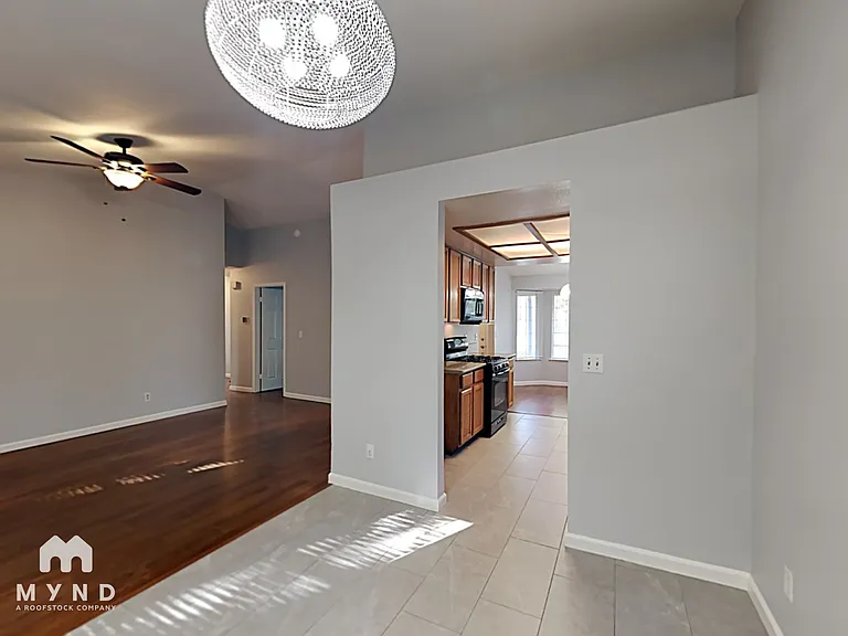 1286 Bell Ave — Photo 3