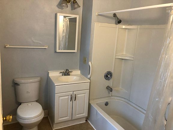 2nd image of 44 Vliet St #44