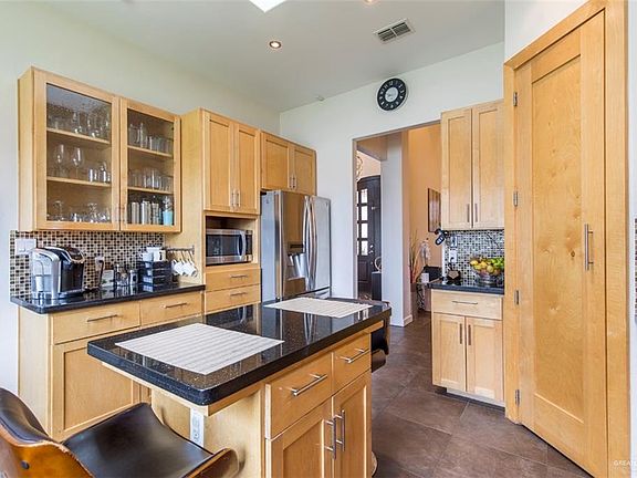 5th image of 603 Santa Elena St