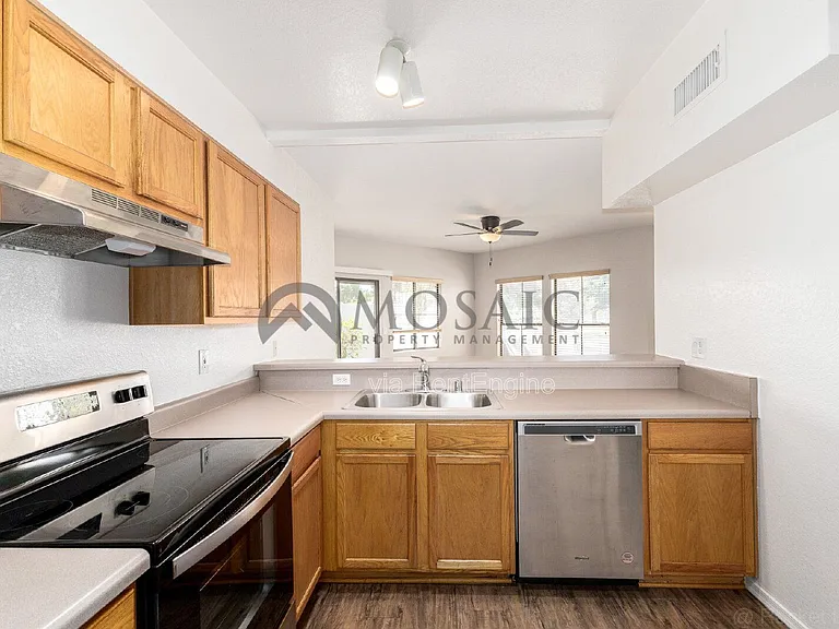 280 S Elizabeth Way #27 — Photo 15