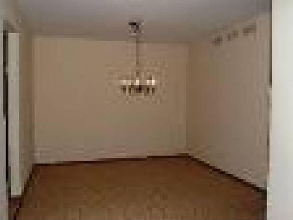 5th image of 180 S Stonington Dr