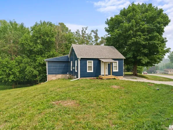 30 Main Ave, Matherville, IL 61263