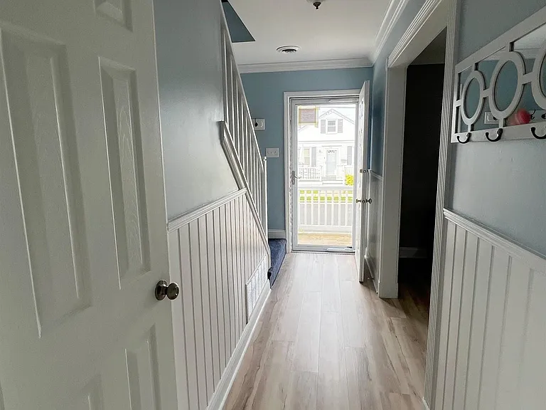 103 N Belmont Ave — Photo 12