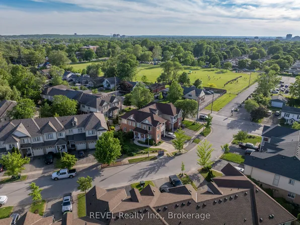 67 Chloe St, Saint Catharines, ON L2P 0A5