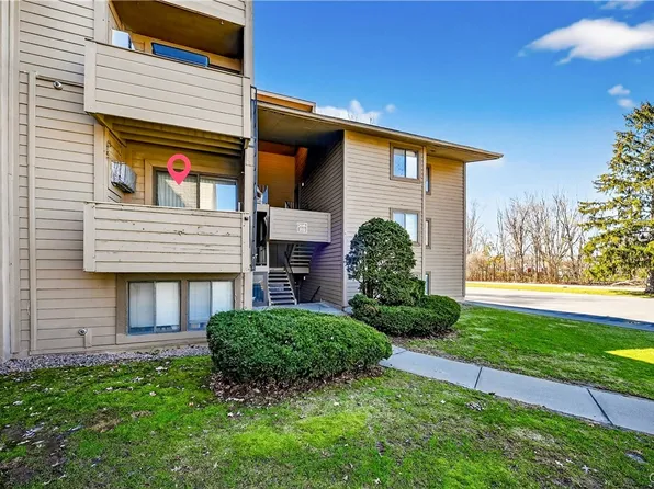 211 Watertree Dr, East Syracuse, NY 13057