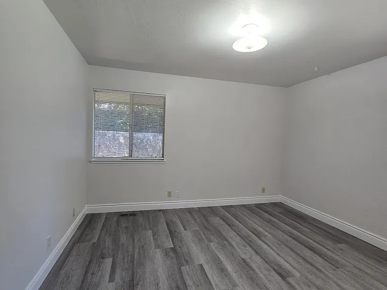1176 W San Bruno Ave — Photo 52