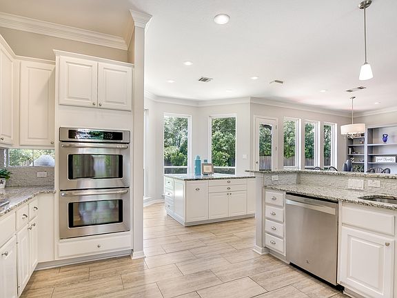 4th image of 10134 Planters Woods Dr