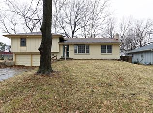 6510 Ballentine Dr, Shawnee, KS 66203