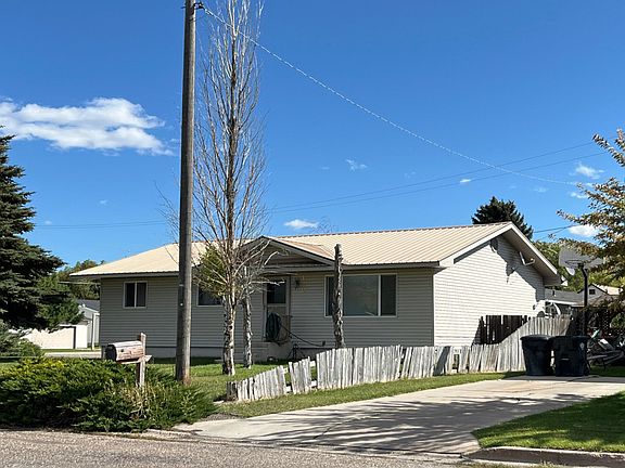 2nd image of 120 Cedar Ave