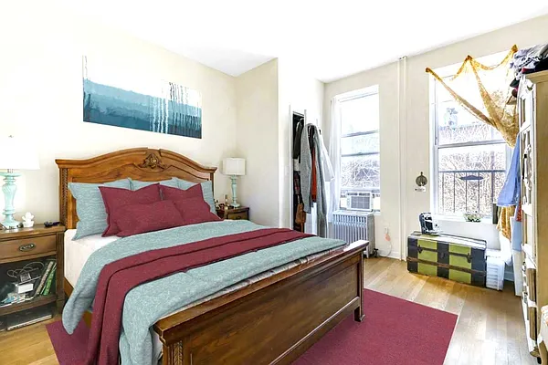 Rented by Anchor Associates | media 23