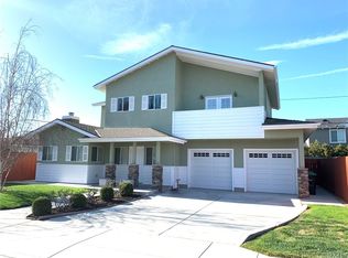 209 Pauline Pl, Costa Mesa, CA 92627