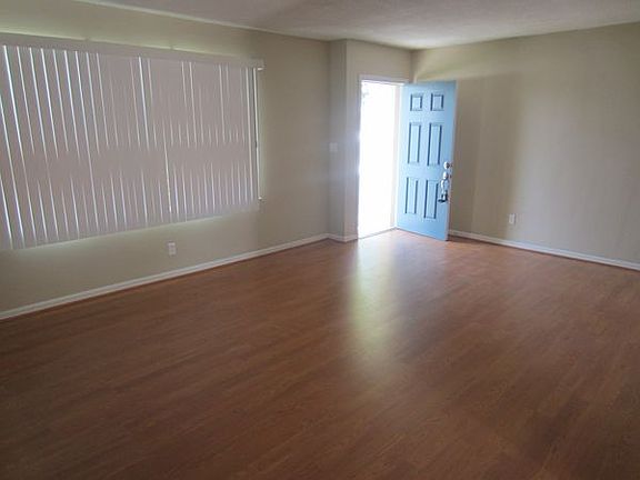2nd image of 15886 Azalea Ave