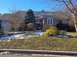 27 Hepburn Ave, Saint Thomas, ON N5R 4J4