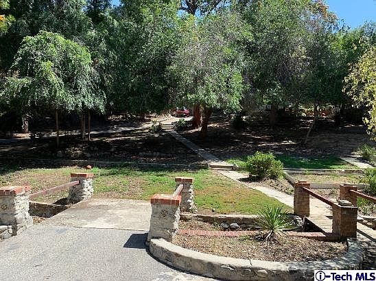 1st image of 10233 Sunland Blvd