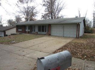 2851 Springridge Dr, Saint Louis, MO 63129
