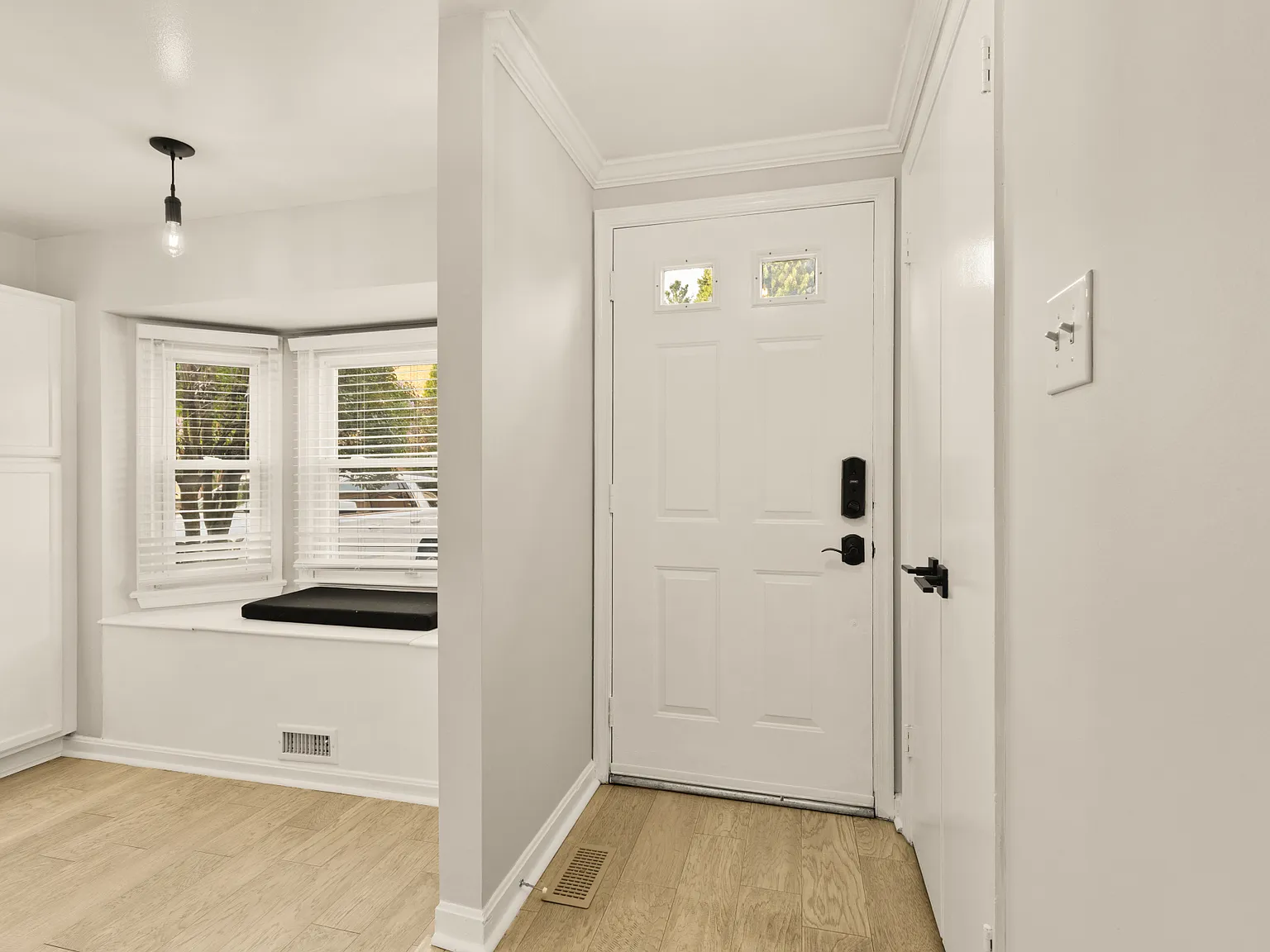 2 bed, 1472 sqft, $3,400 — Photo 3