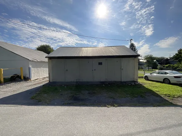 429 S 2nd St, Chambersburg, PA