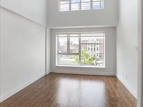 5th image of 80 Meserole St APT 4A