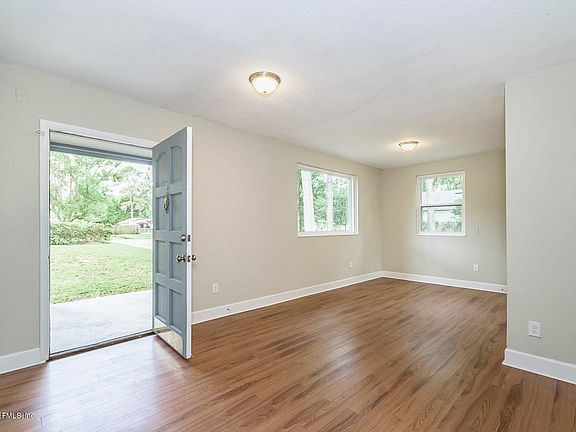 3rd image of 4443 Turner Ave