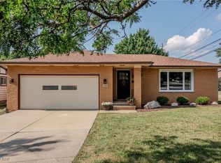1100 Winchester Dr, Parma, OH 44134