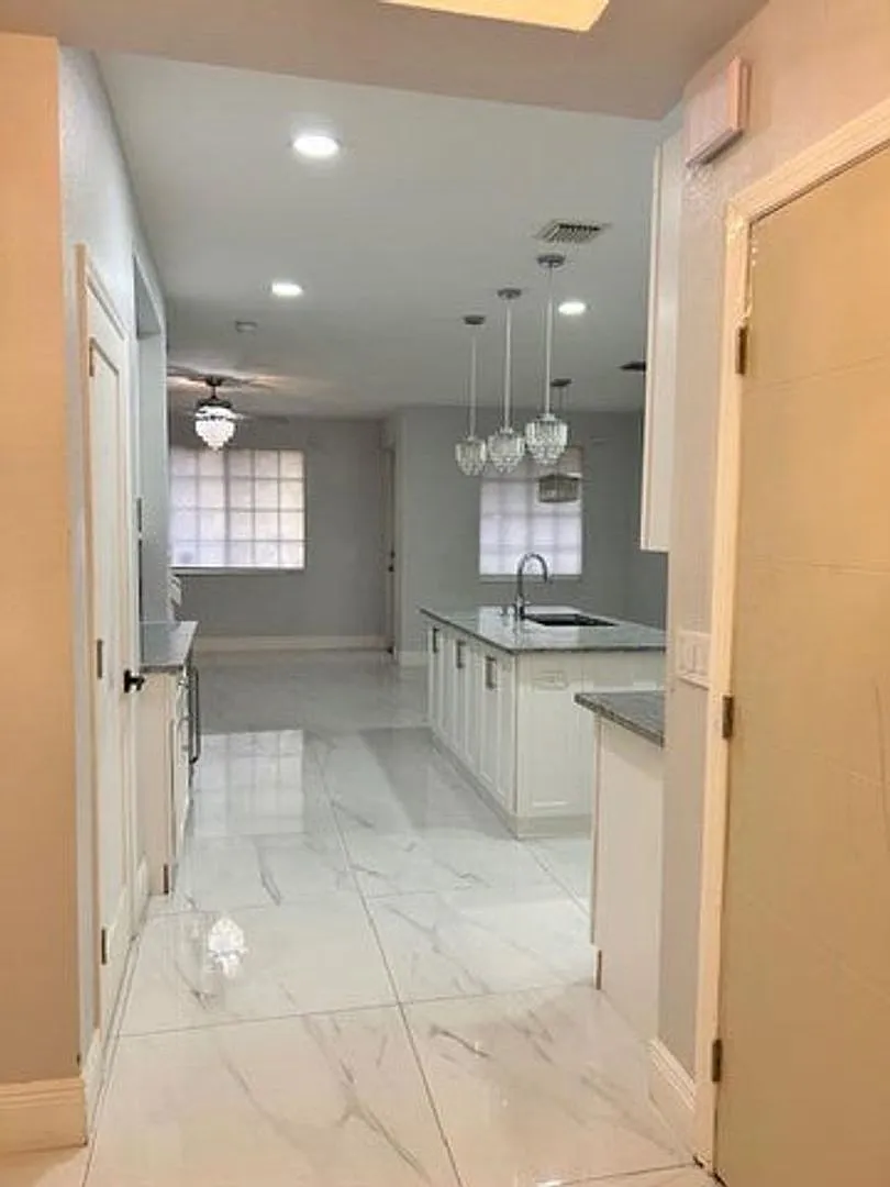 1305 Lucaya Drive, West Palm Beach, FL 33404 — Photo 2