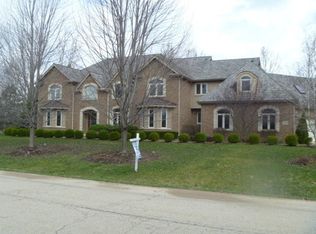 36W828 Whispering Trl, St Charles, IL 60175