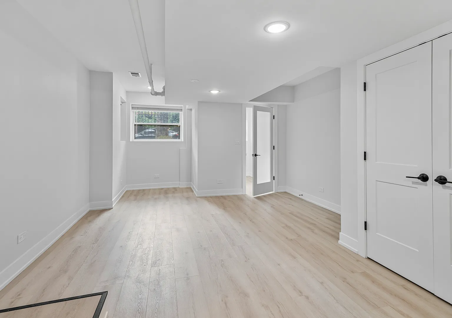 2 bed, $2,503 — Photo 4