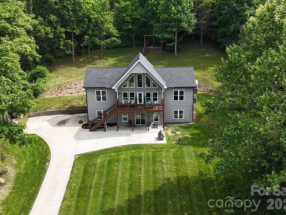 1st image of 300 Green Meadow Ln