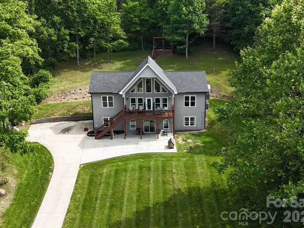 300 Green Meadow Ln, Mars Hill, NC 28754