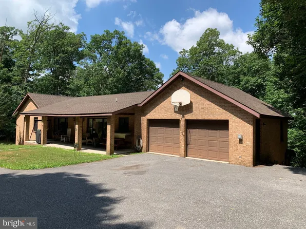 8676 Oak Rd, Mont Alto, PA 17237