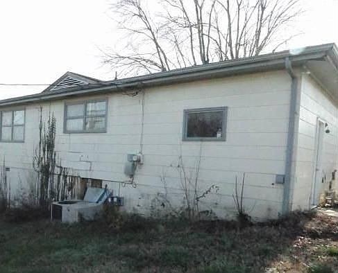 5th image of 4305 Shawnee Cir