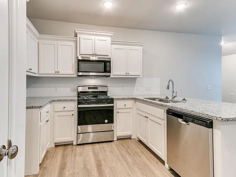 3801 Franks Way — Photo 14