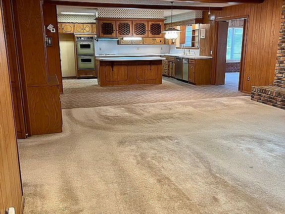 3rd image of 521 SW 53rd St