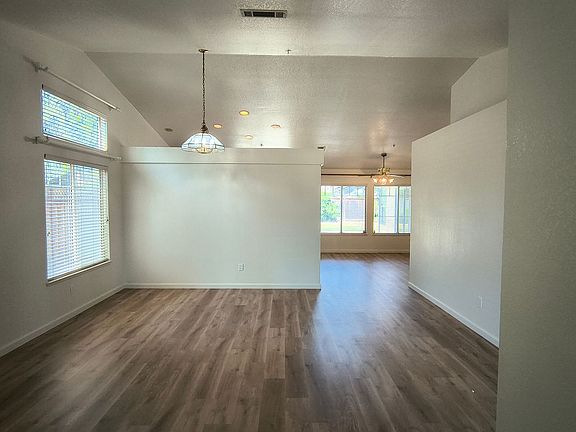 3rd image of 6968 Sunridge Dr