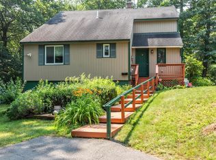 7 Old Coach Rd, Londonderry, NH 03053