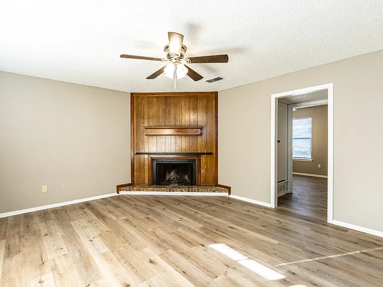 7406 Waco Ave #D — Photo 3